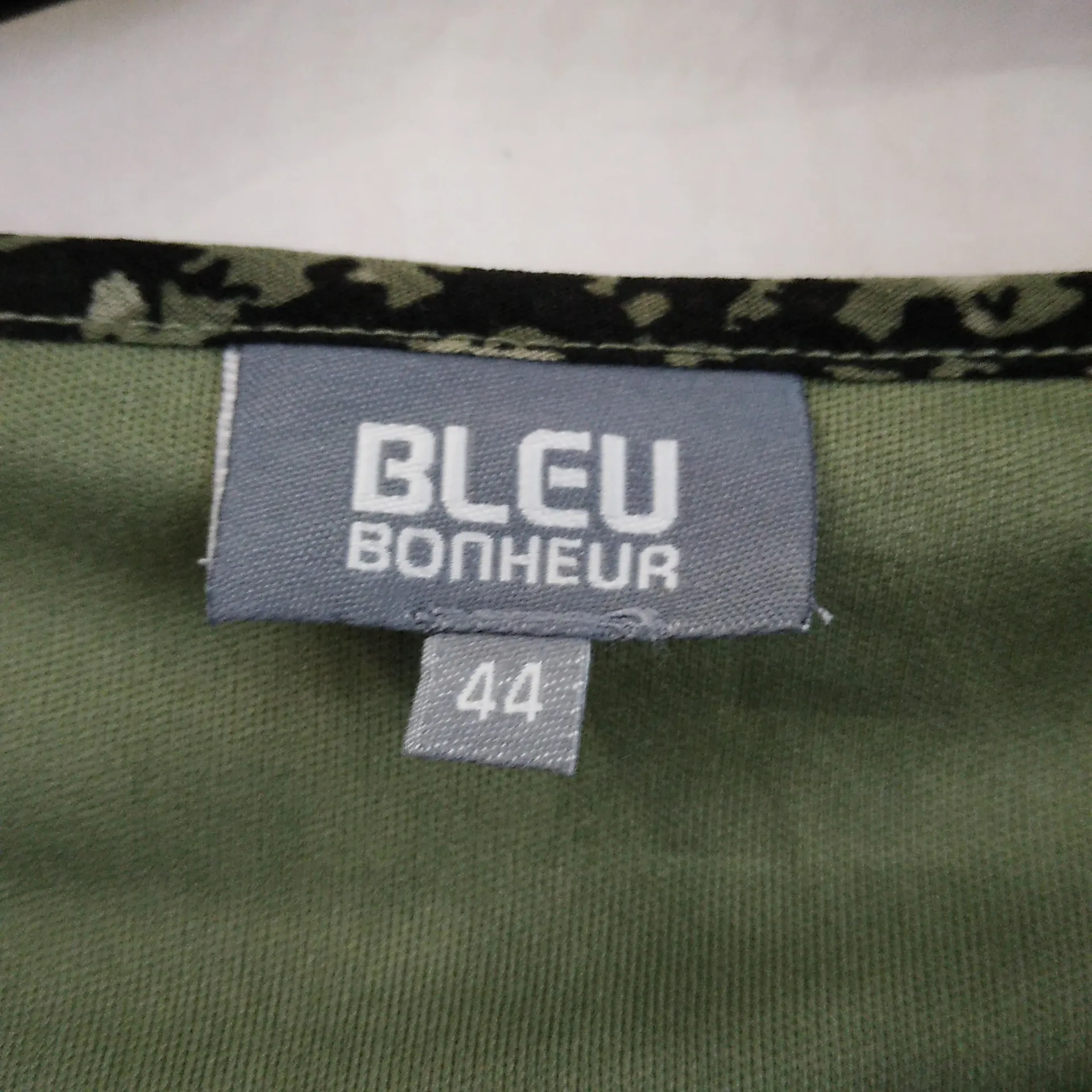 poncho kaki et noir, bleu bonheur - 44